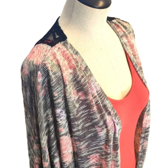 WOMENS floral lace back cardigan. - Picture 4 of 11